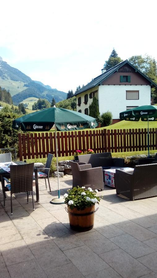 Gasthof Schonblick Hotel Russbach am Pass Gschütt Exterior foto